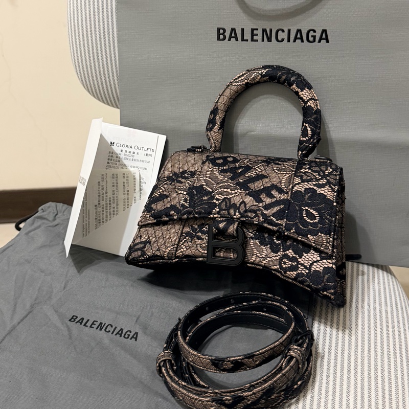 全配 台灣購入Balenciaga（巴黎世家）Hourglass XS（沙漏包）黑裸雙色刺繡蕾絲款-1