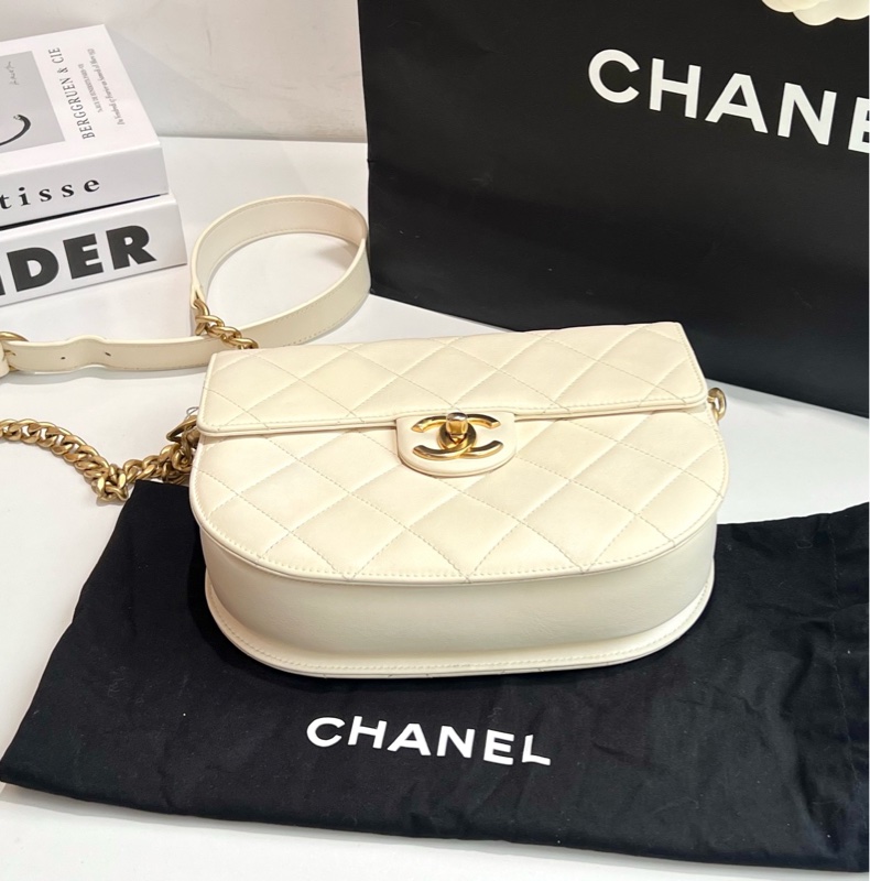 香奈兒 Chanel 白色馬鞍斜挎包 31開 底長20-4