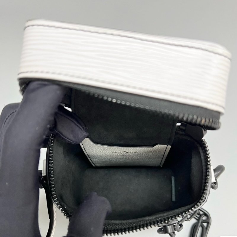 LV 白色水波紋Phone Box 手機包10.5×17×5cm 98新配件塵袋-8