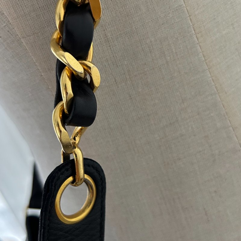 C002 Chanel 雙C大logo水桶包-23