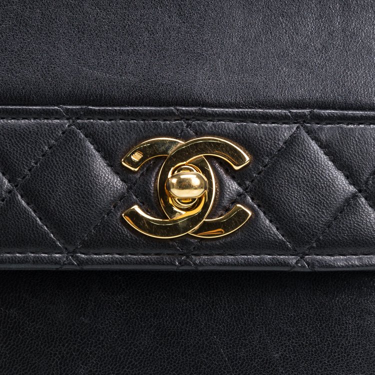 C001 Chanel 梯形黑金翻蓋腋下包-20