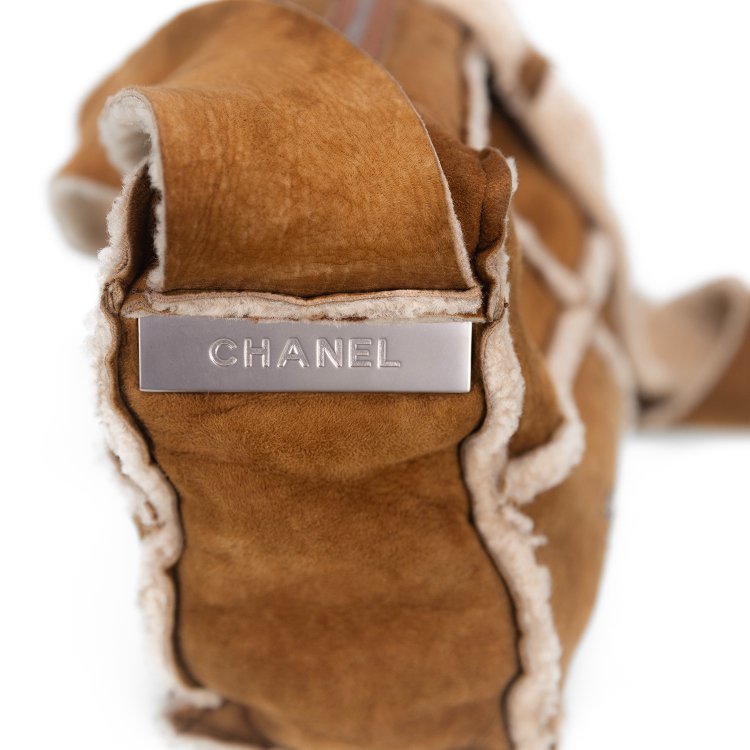 S09 Chanel 麂皮羊羔四宮格肩背包-24