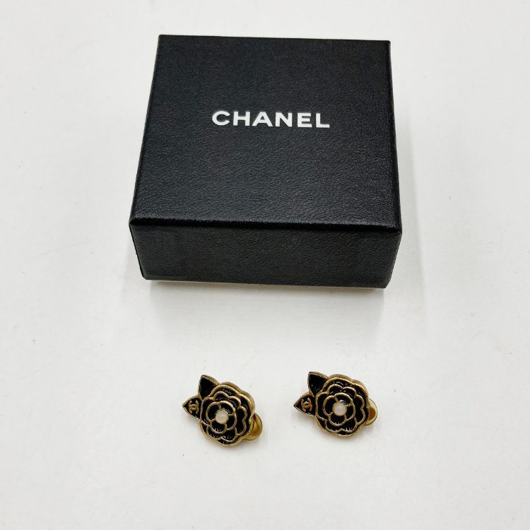 M0003 Chanel山茶花耳夾-0