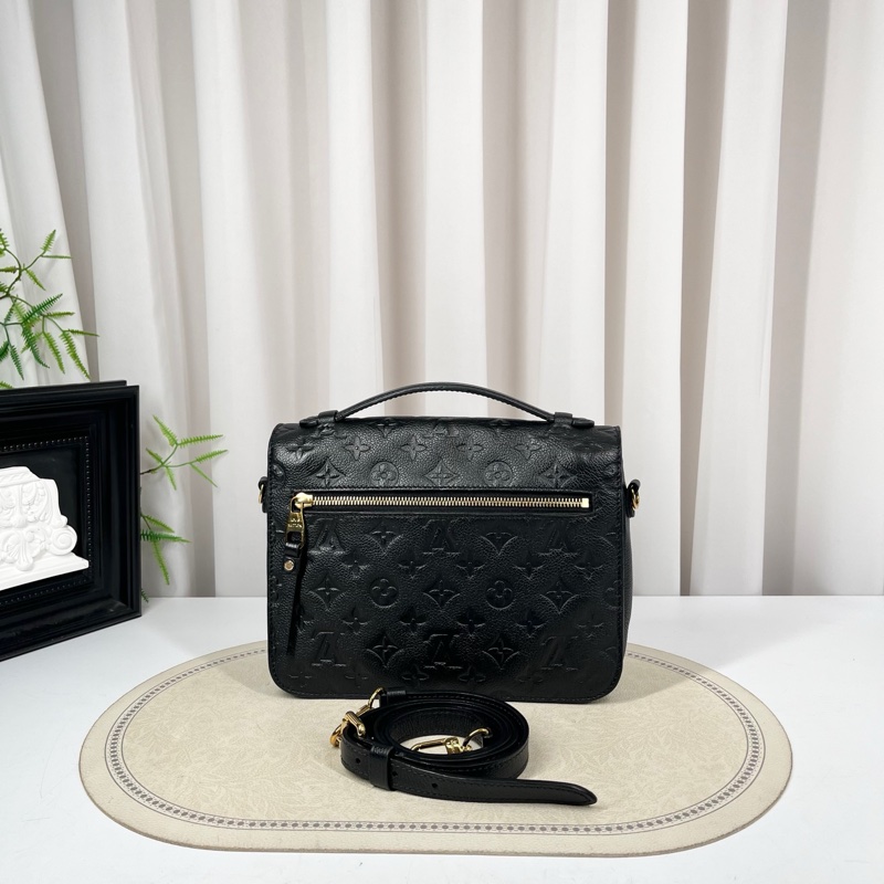 LV路易威登 壓紋郵差包單肩斜挎手提包 Monogram-1