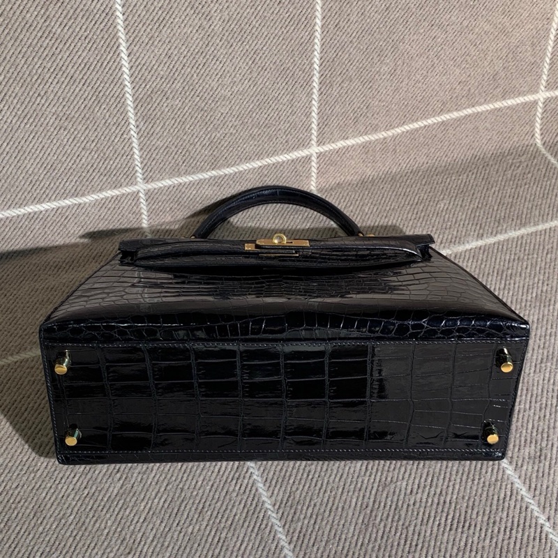 擱置品HERMES愛馬仕kelly32黑金 亮面鰐魚皮 T刻 單肩手提包👜-2