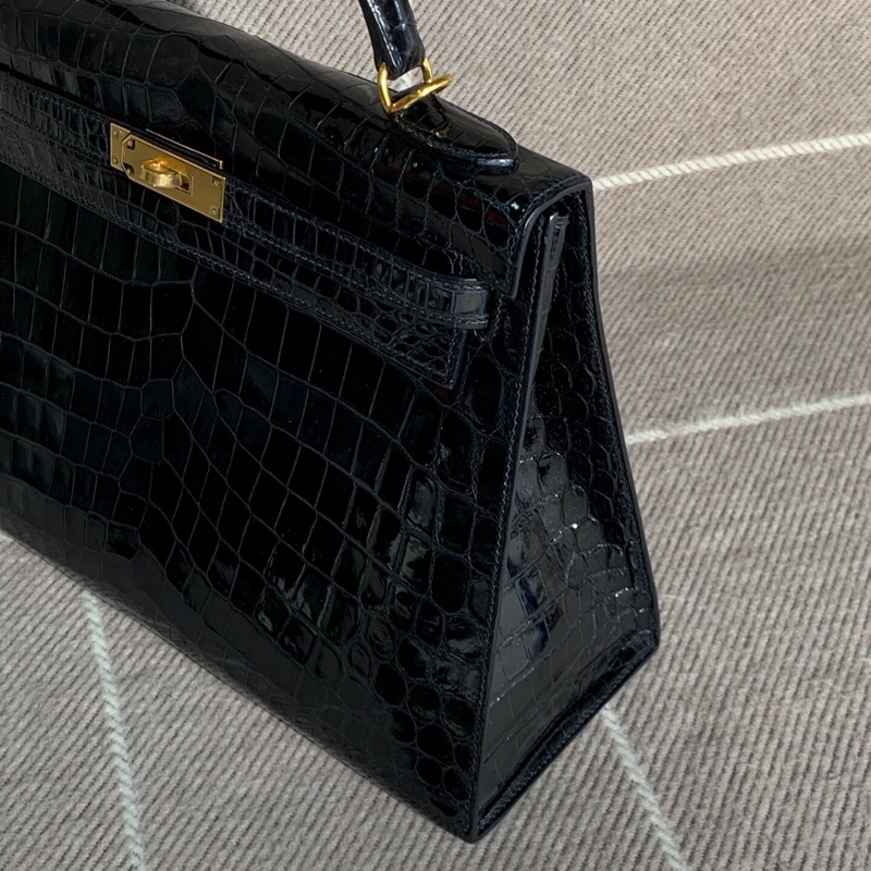 擱置品HERMES愛馬仕kelly32黑金 亮面鰐魚皮 T刻 單肩手提包👜-3
