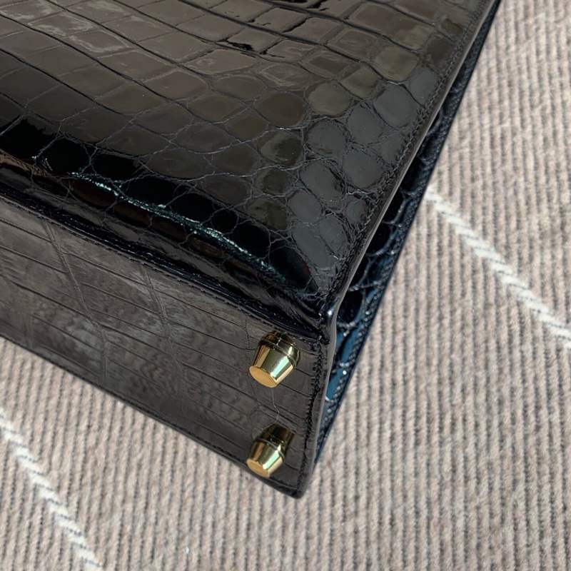 擱置品HERMES愛馬仕kelly32黑金 亮面鰐魚皮 T刻 單肩手提包👜-6