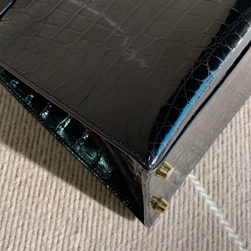 擱置品HERMES愛馬仕kelly32黑金 亮面鰐魚皮 T刻 單肩手提包👜-7