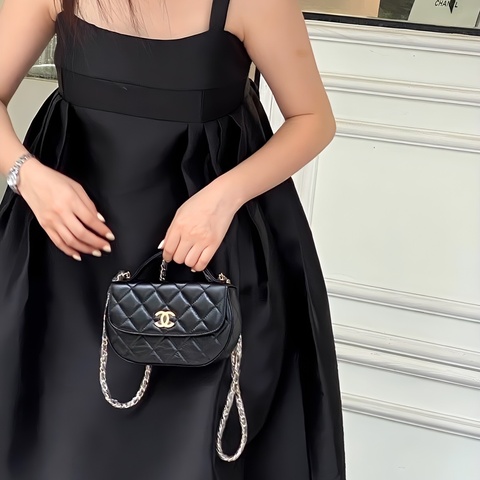 也太美😭Chanel 23A 半月馬鞍包｜手提斜背都美到犯規🖤