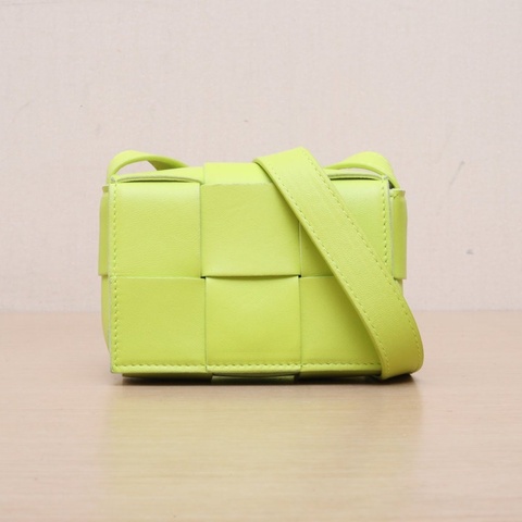 BOTTEGA VENETA CassetteMini12綠色羊皮奇異果綠肩背包