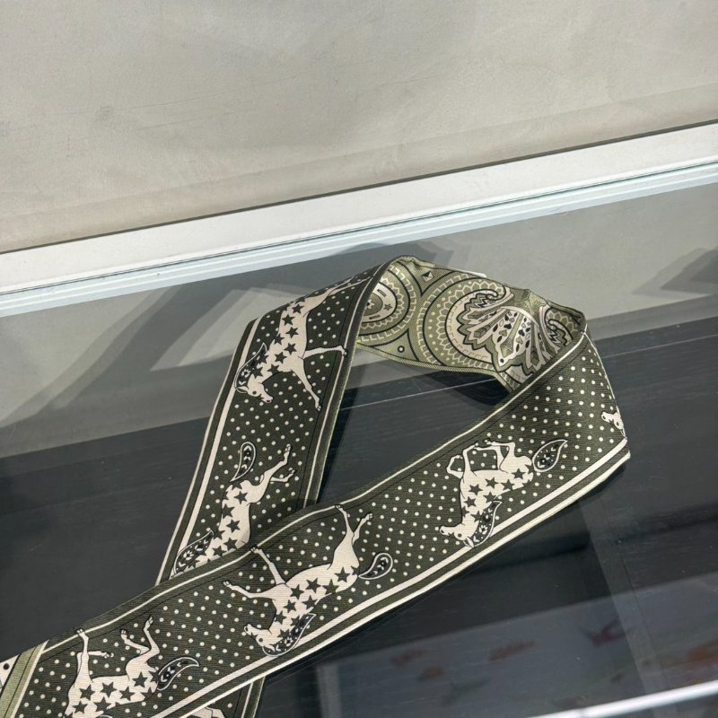 HERMES Cheval de Coeur Bandana愛心駿馬Twilly - 綠-1