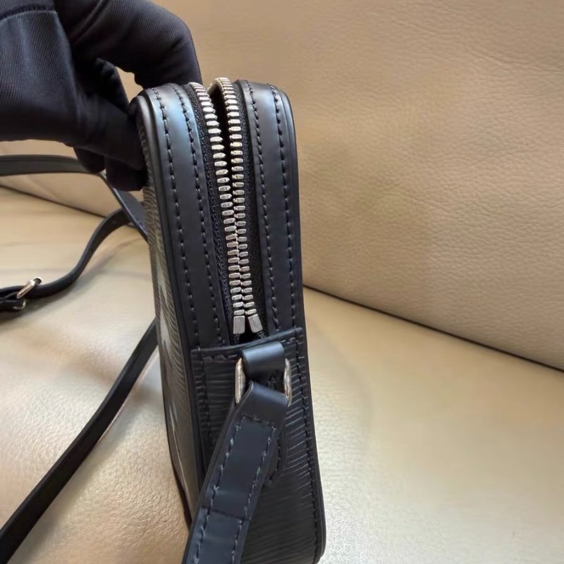 LV*Supreme 17年聯名水波紋 小號相機包11.5*17*4.5cm 98新配件塵袋-7