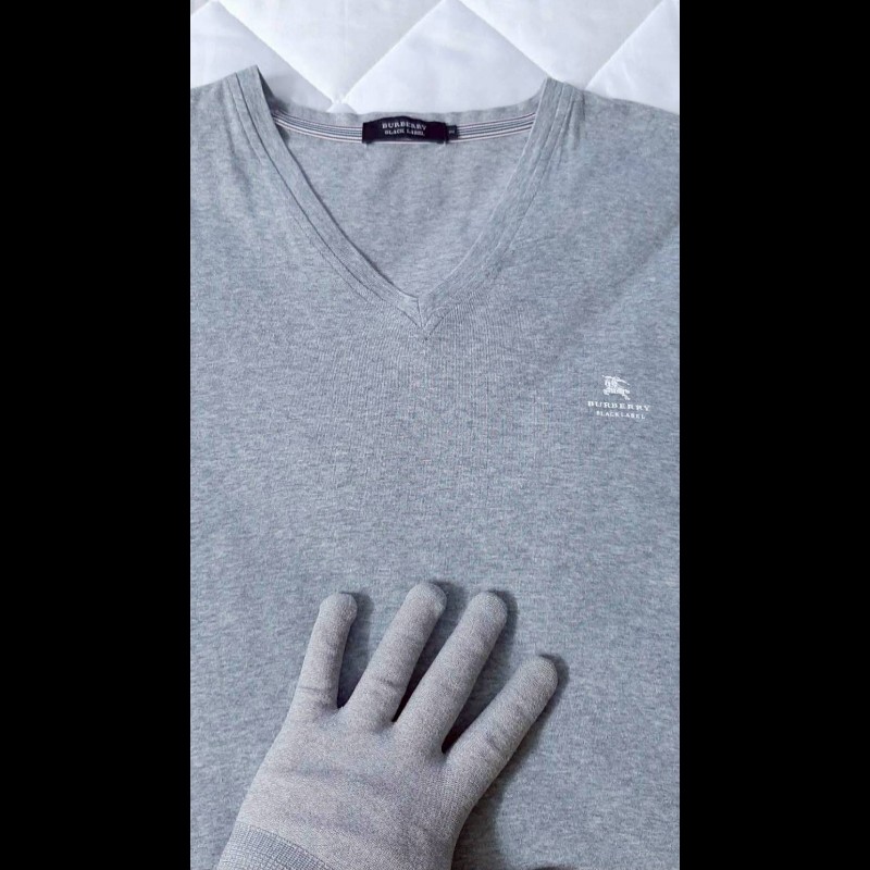 絕版BURBERRY 博柏利 BLACK LABEL 黑標 戰馬 男灰色V領燙印LOGO短袖T恤2號-2