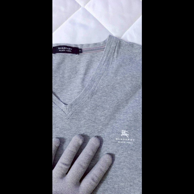 絕版BURBERRY 博柏利 BLACK LABEL 黑標 戰馬 男灰色V領燙印LOGO短袖T恤2號-4