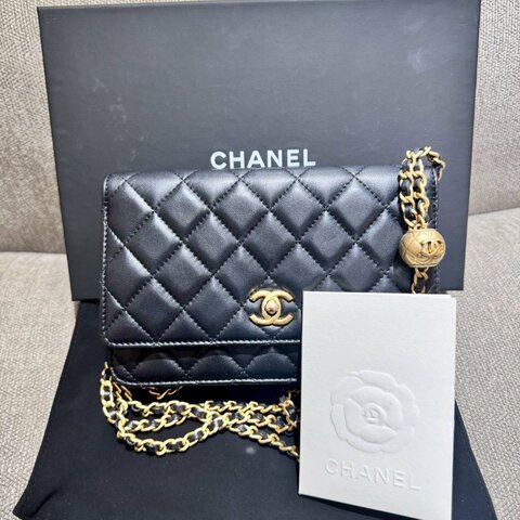 CHANEL 經典小羊皮金球WOC 晶片款