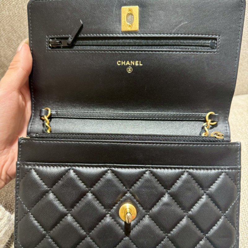 CHANEL 經典小羊皮金球WOC 晶片款-5
