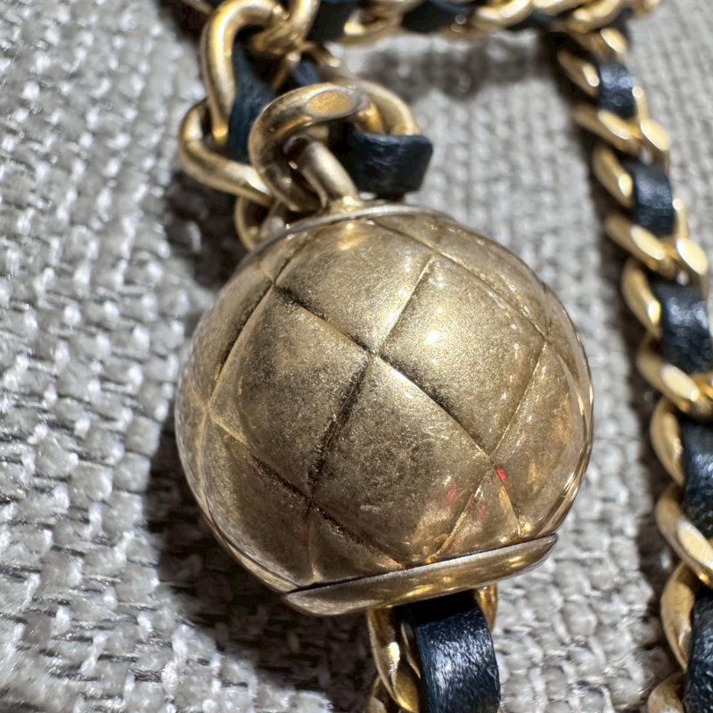 CHANEL 經典小羊皮金球WOC 晶片款-18