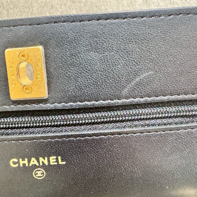 CHANEL 經典小羊皮金球WOC 晶片款-21