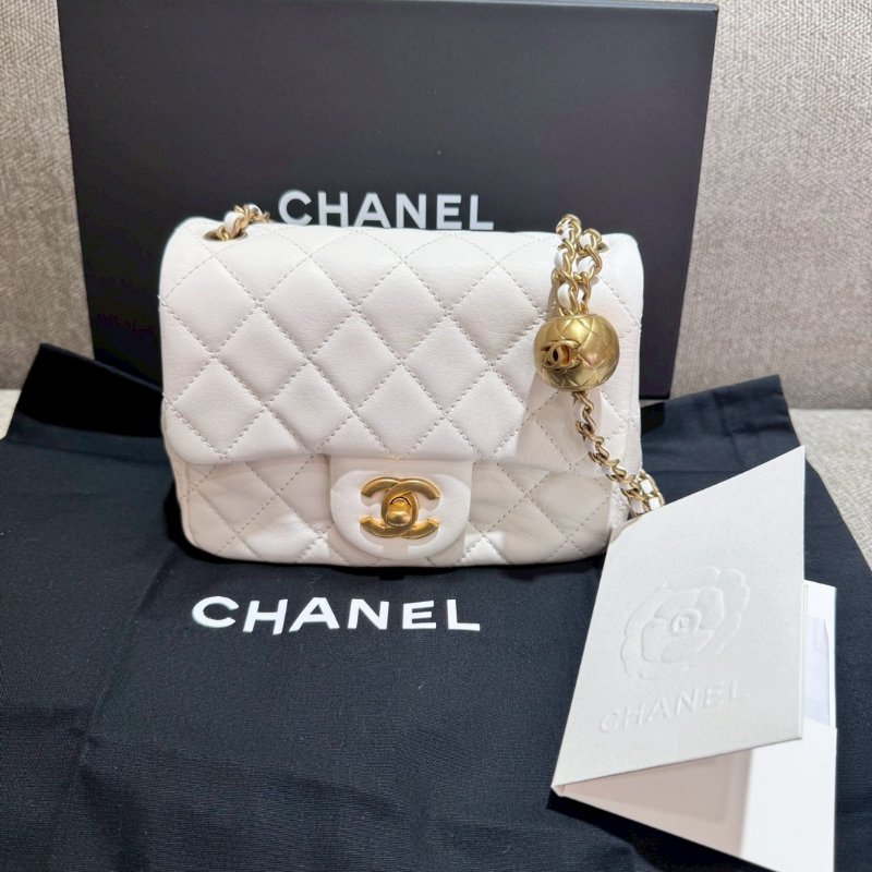 CHANEL 金球白色方胖晶片款-0