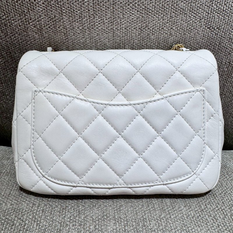 CHANEL 金球白色方胖晶片款-1