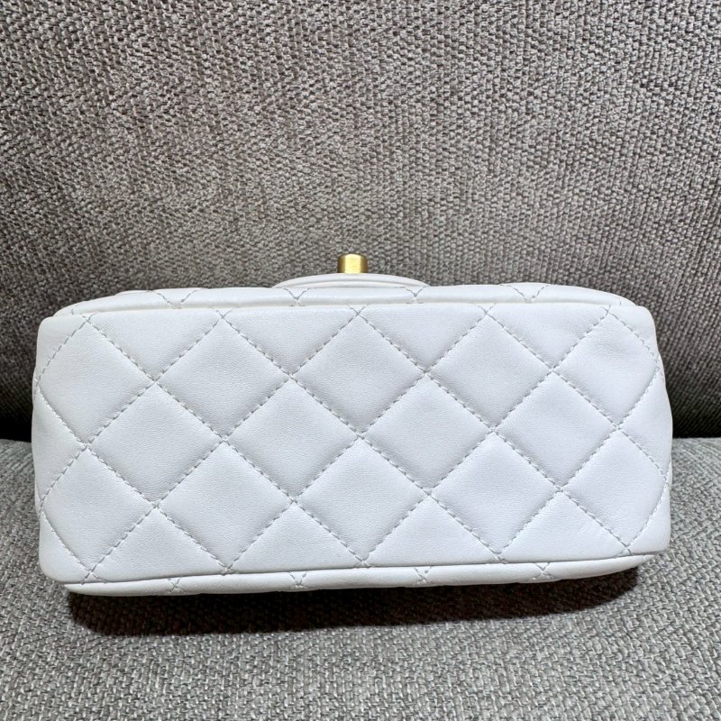 CHANEL 金球白色方胖晶片款-2