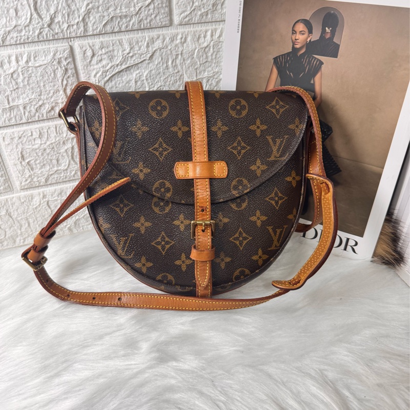 Louis Vuitton 老花中古. MM(中款)盾牌包-0