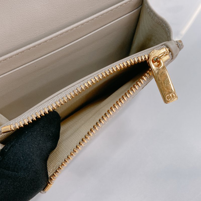 MS0735 Dior 迪澳沙色羊皮 金扣 短錢包 Caro Glycine Wallet Beige x GHW-15
