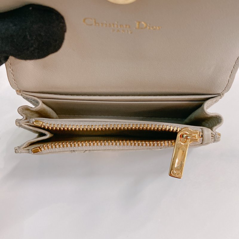 MS0735 Dior 迪澳沙色羊皮 金扣 短錢包 Caro Glycine Wallet Beige x GHW-17