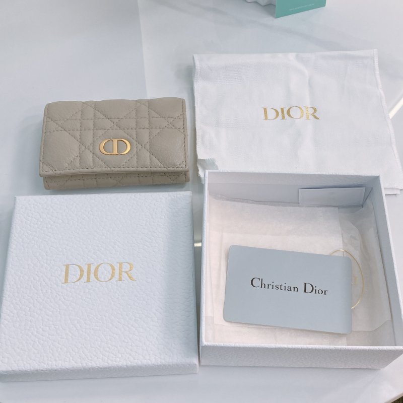 MS0735 Dior 迪澳沙色羊皮 金扣 短錢包 Caro Glycine Wallet Beige x GHW-19