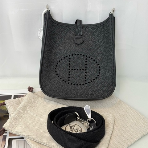 全新✨Hermes/愛馬仕 伊芙琳Evelyne 16 斜挎包黑銀K刻