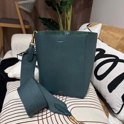 CELINE SANGLE small calfskin Shoulder Bag Green
