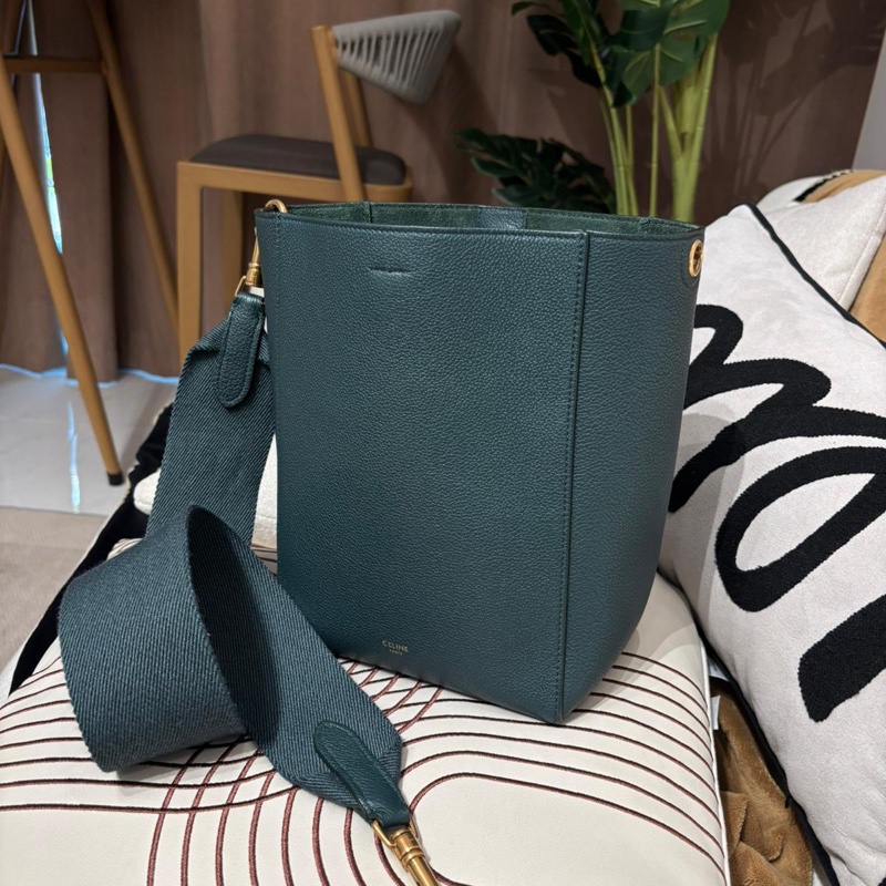 CELINE SANGLE small calfskin Shoulder Bag Green-1