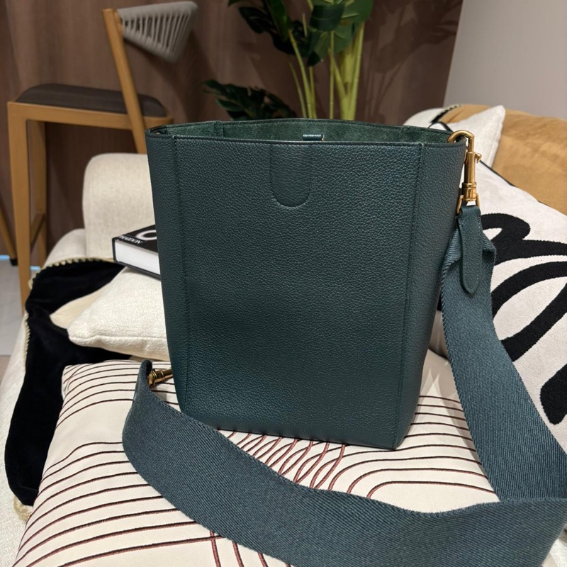 CELINE SANGLE small calfskin Shoulder Bag Green-4