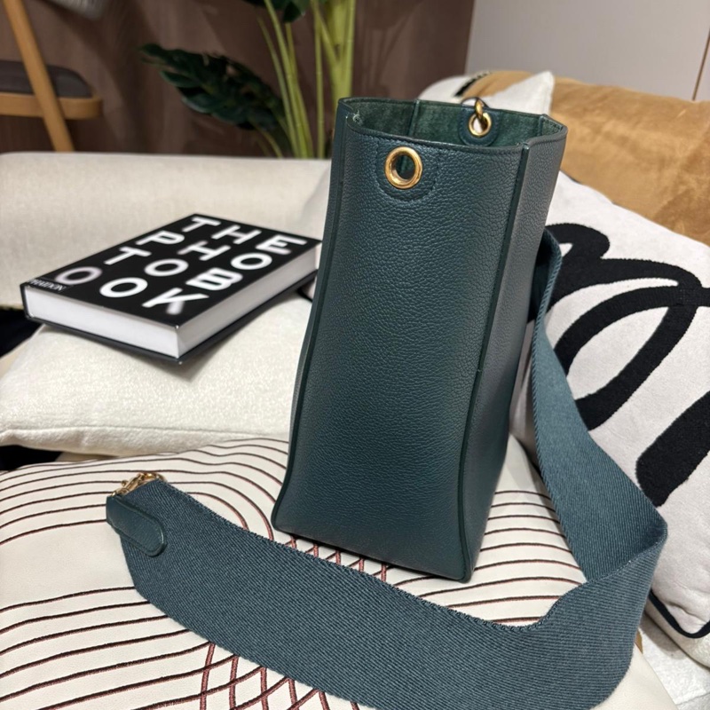 CELINE SANGLE small calfskin Shoulder Bag Green-5