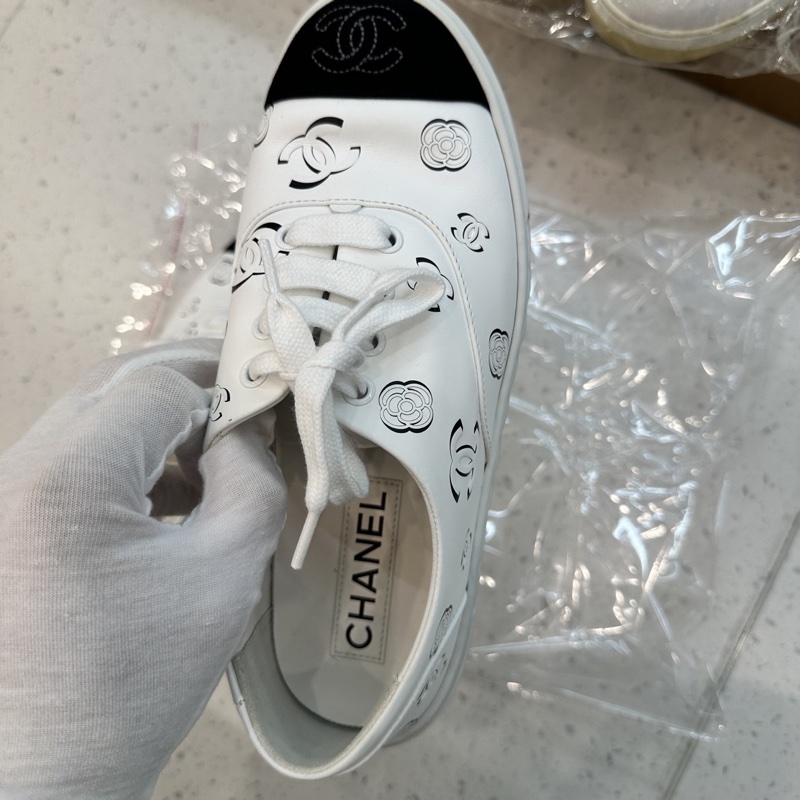 Chanel 香奈兒山茶花logo小白鞋-16