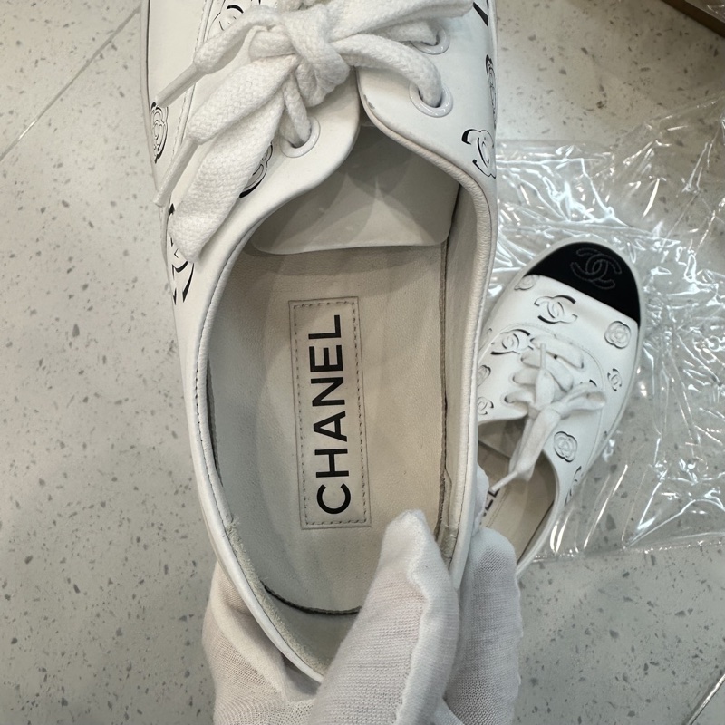 Chanel 香奈兒山茶花logo小白鞋-17