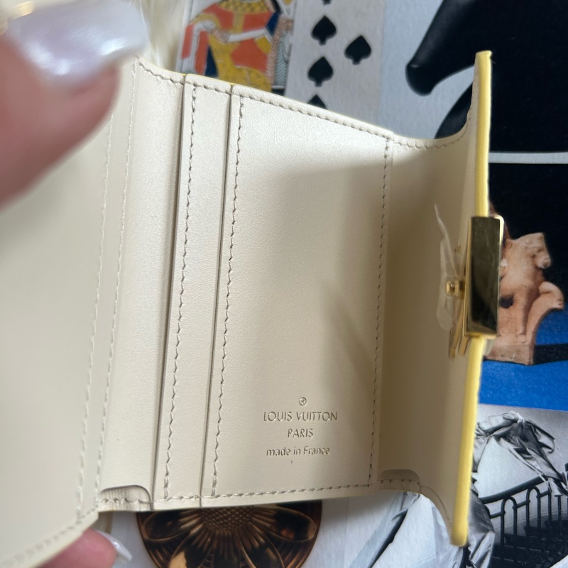 LV 日本限定色capucines wallet-1
