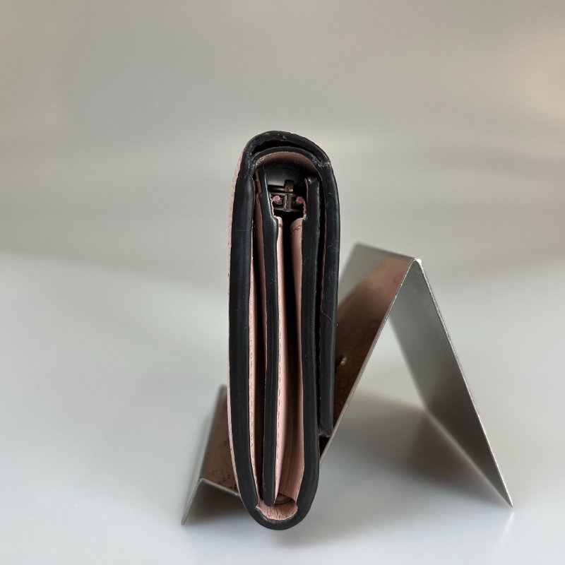 LV M82757/晶片款 粉色Mahina翻蓋短夾-3