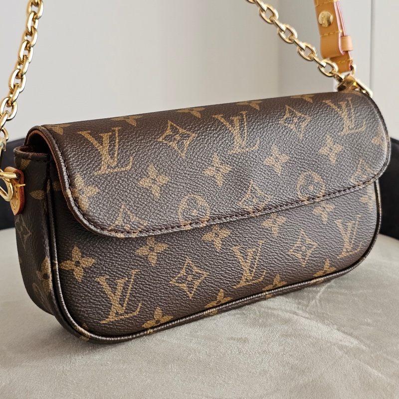 LV Ivy woc-17