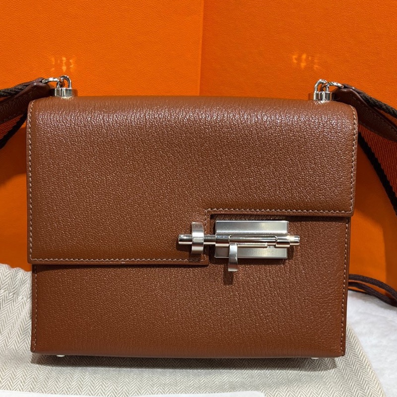 Hermès 愛馬仕verrou手槍包 金棕銀扣，y刻，山羊皮 底長17-0