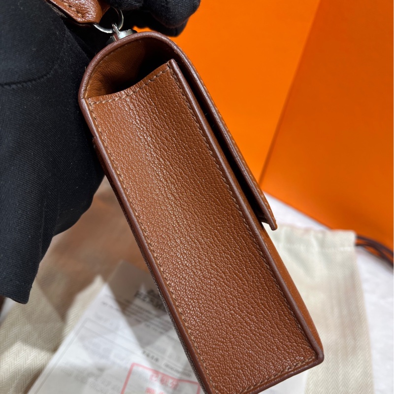 Hermès 愛馬仕verrou手槍包 金棕銀扣，y刻，山羊皮 底長17-2