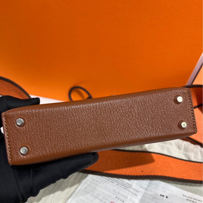 Hermès 愛馬仕verrou手槍包 金棕銀扣，y刻，山羊皮 底長17-4