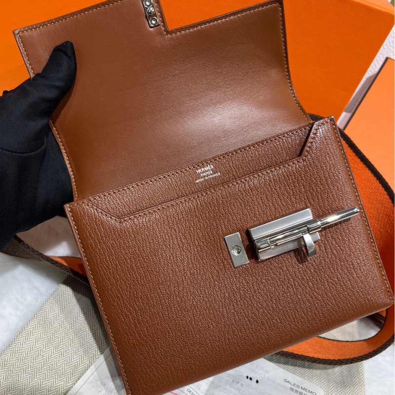 Hermès 愛馬仕verrou手槍包 金棕銀扣，y刻，山羊皮 底長17-5
