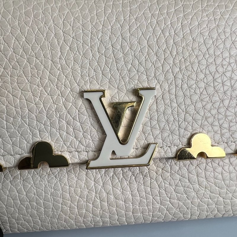 LV M11363/晶片款 白Capucines金屬邊三折中夾-11