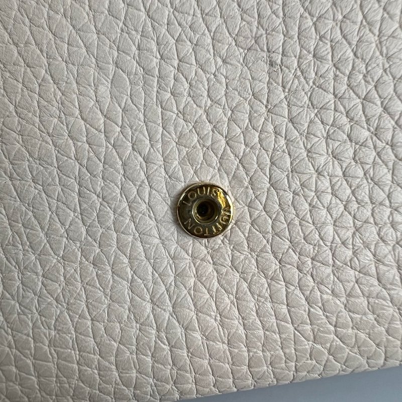LV M11363/晶片款 白Capucines金屬邊三折中夾-13