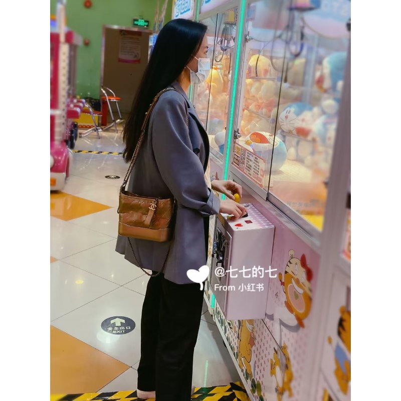 CHANEL 小號流浪 金色包身 金屬光澤皮革+經典菱格紋 20*16*8 98新配件保卡 塵袋-0
