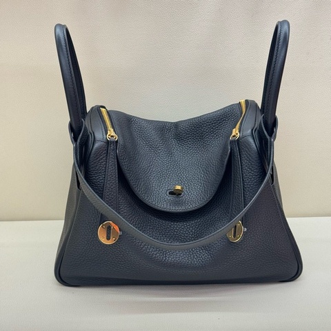 ✨99新 愛馬仕HERMES Lindy30手提包單肩包 黑色TC皮金扣Y刻 五金膜在
