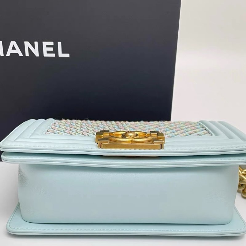 Chanel leboy小號  限量款 馬卡龍色 20*12*6 98新配件保卡塵袋-3