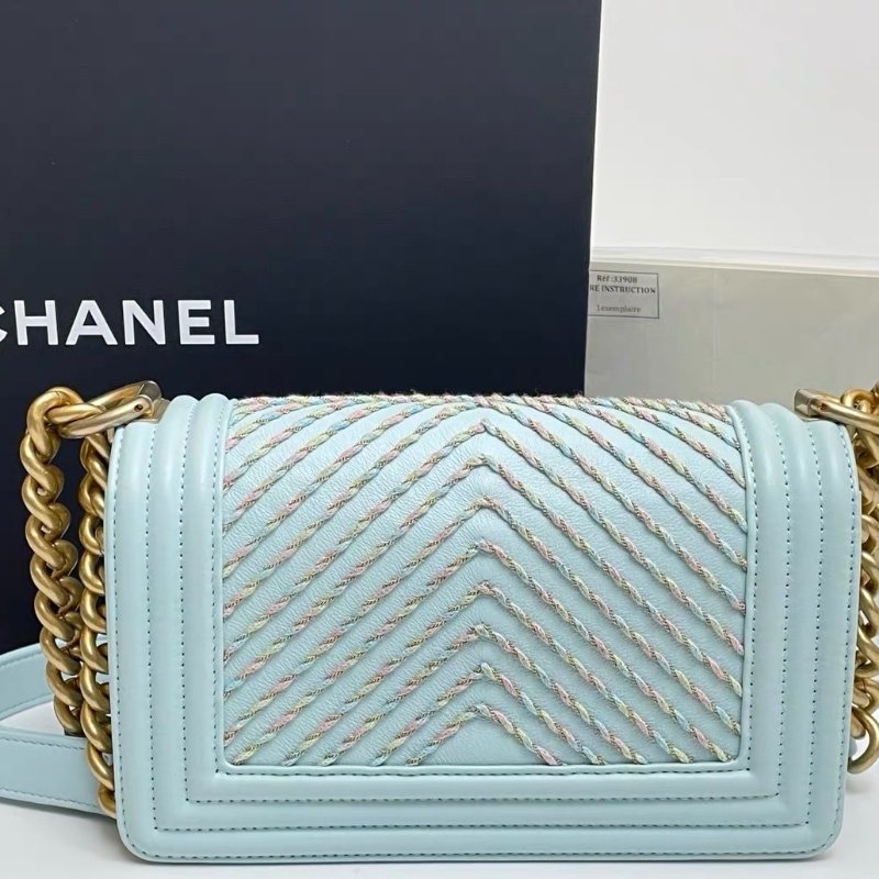 Chanel leboy小號  限量款 馬卡龍色 20*12*6 98新配件保卡塵袋-8