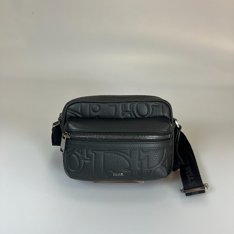 全新品 DIOR 黑牛皮壓印拉鏈雙層郵差包-0
